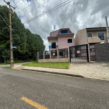Triplex  3 quartos para Locação Anual no bairro Centro em Araucária